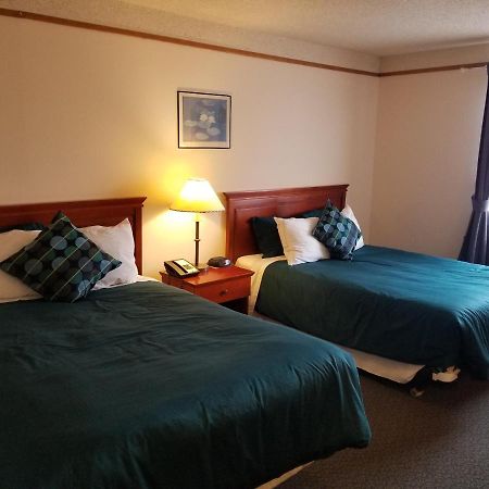 Moosomin Country Squire Inn Екстериор снимка