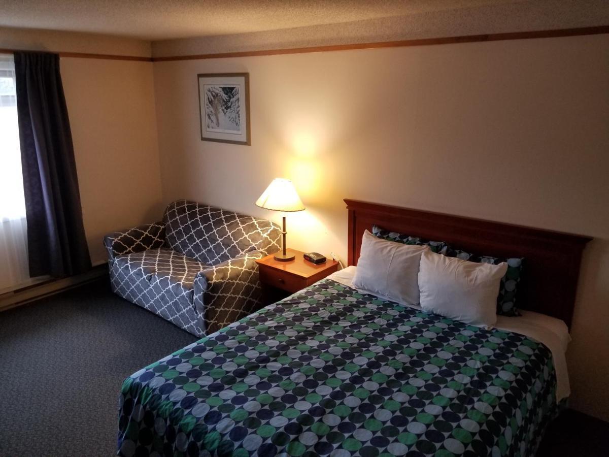 Moosomin Country Squire Inn Екстериор снимка